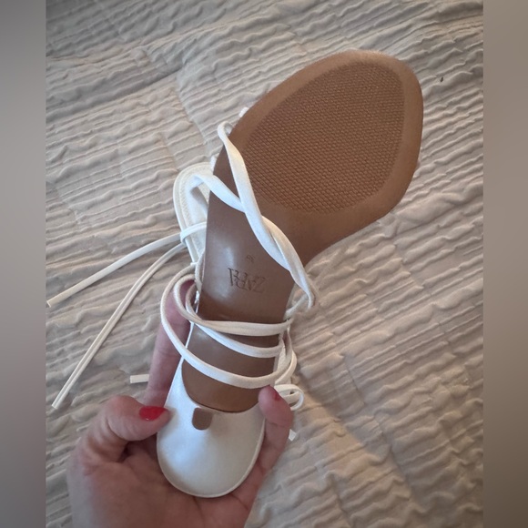 NWOT ZARA Elegant White Strappy Sandals🐩 - Picture 4 of 5